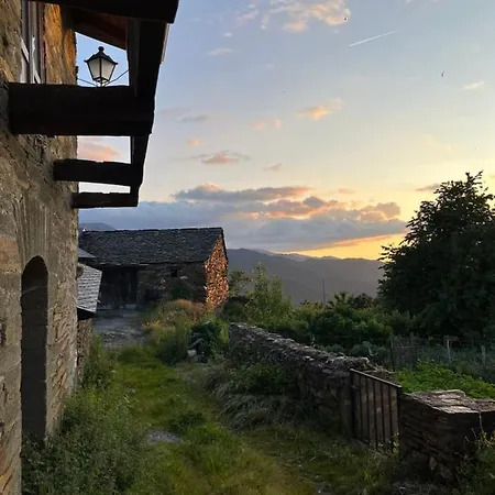 La Casina De La Yeye * San Cristobal de Valdueza